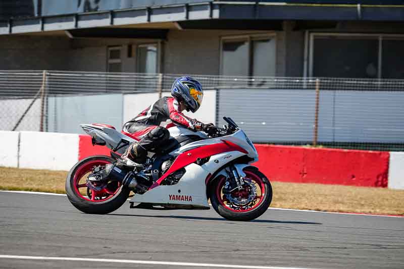 donington no limits trackday;donington park photographs;donington trackday photographs;no limits trackdays;peter wileman photography;trackday digital images;trackday photos